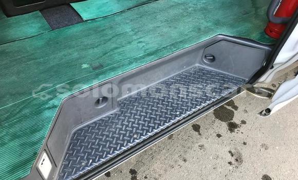 Acheter Occasion Voiture Toyota Hiace Blanc à Dingo Dingo, Malaita Acheter Occasion Voiture Toyota Hiace Blanc à Dingo Dingo, Malaita