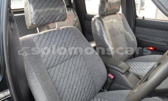 Acheter Occasion Voiture Toyota Hilux Vert à Nendo, Temotu Acheter Occasion Voiture Toyota Hilux Vert à Nendo, Temotu