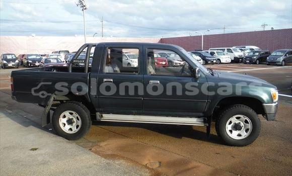 Acheter Occasion Voiture Toyota Hilux Vert à Nendo, Temotu Acheter Occasion Voiture Toyota Hilux Vert à Nendo, Temotu