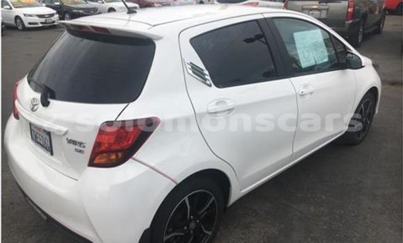 Acheter Import Voiture Toyota Vitz Blanc à Honiara, Guadalcanal Acheter Import Voiture Toyota Vitz Blanc à Honiara, Guadalcanal