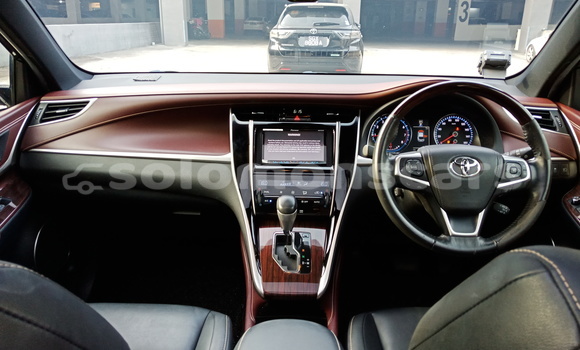 Acheter Import Voiture Toyota Harrier Marron à Honiara, Guadalcanal Acheter Import Voiture Toyota Harrier Marron à Honiara, Guadalcanal