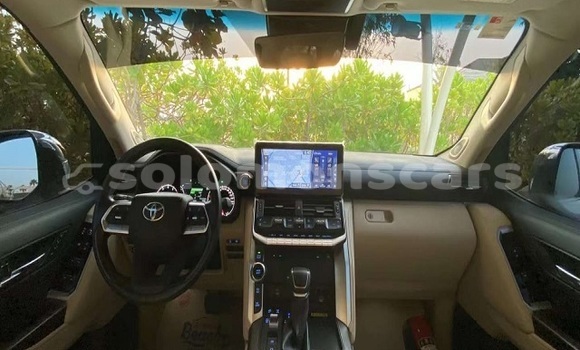 Buy Used Toyota Land Cruiser White Car in Barora Island in Isabel Buy Used Toyota Land Cruiser White Car in Barora Island in Isabel