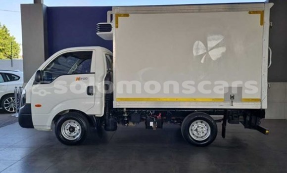 Acheter Occasion Voiture Kia K7 Blanc à Honiara, Guadalcanal Acheter Occasion Voiture Kia K7 Blanc à Honiara, Guadalcanal