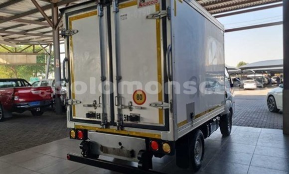 Acheter Occasion Voiture Kia K7 Blanc à Honiara, Guadalcanal Acheter Occasion Voiture Kia K7 Blanc à Honiara, Guadalcanal