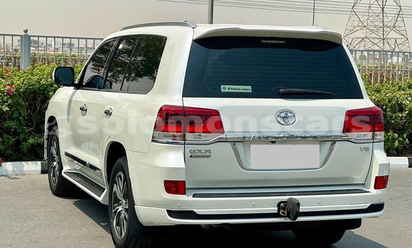 Buy Used Toyota Land Cruiser White Car in Tulagi in Central Buy Used Toyota Land Cruiser White Car in Tulagi in Central