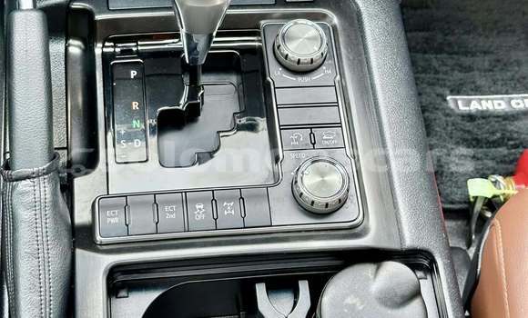 Buy Used Toyota Land Cruiser White Car in Tulagi in Central Buy Used Toyota Land Cruiser White Car in Tulagi in Central