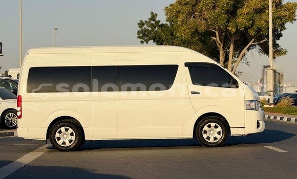 Buy Import Toyota Hiace White Car in Honiara in Guadalcanal Buy Import Toyota Hiace White Car in Honiara in Guadalcanal