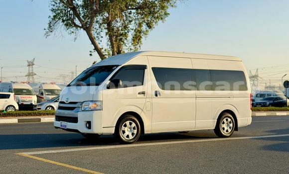 Buy Import Toyota Hiace White Car in Honiara in Guadalcanal Buy Import Toyota Hiace White Car in Honiara in Guadalcanal