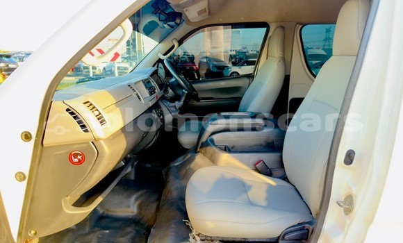 Buy Import Toyota Hiace White Car in Honiara in Guadalcanal Buy Import Toyota Hiace White Car in Honiara in Guadalcanal
