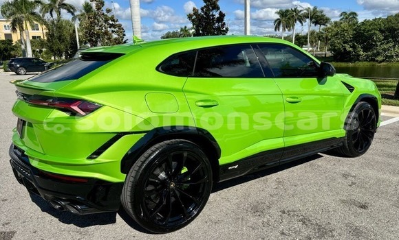 Buy Used Lamborghini Urus Green Car in Barora Island in Isabel Buy Used Lamborghini Urus Green Car in Barora Island in Isabel