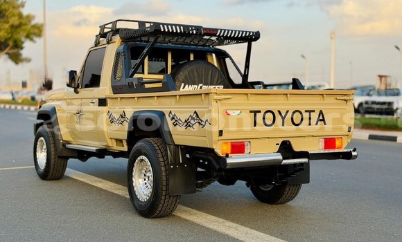 Buy Import Toyota Land Cruiser Beige Car in Honiara in Guadalcanal Buy Import Toyota Land Cruiser Beige Car in Honiara in Guadalcanal