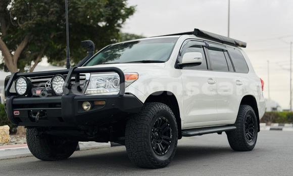 Buy Import Toyota Land Cruiser White Car in Honiara in Guadalcanal Buy Import Toyota Land Cruiser White Car in Honiara in Guadalcanal