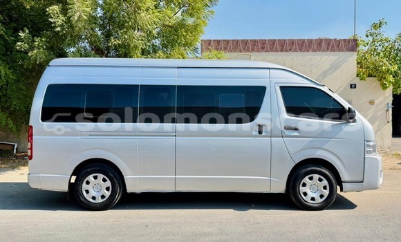Buy Used Toyota Hiace Silver Car in Honiara in Guadalcanal Buy Used Toyota Hiace Silver Car in Honiara in Guadalcanal