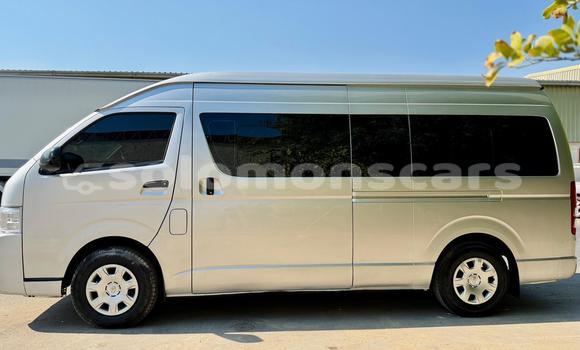 Buy Used Toyota Hiace Silver Car in Honiara in Guadalcanal Buy Used Toyota Hiace Silver Car in Honiara in Guadalcanal