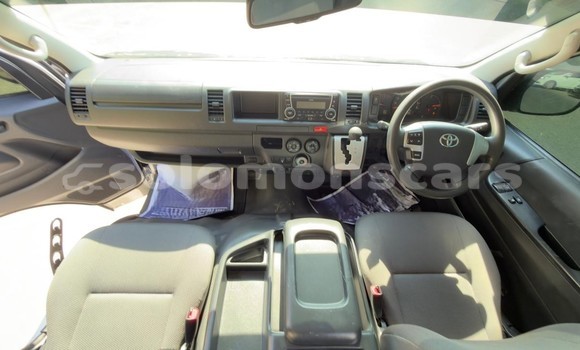 Buy Used Toyota Hiace Silver Car in Honiara in Guadalcanal Buy Used Toyota Hiace Silver Car in Honiara in Guadalcanal