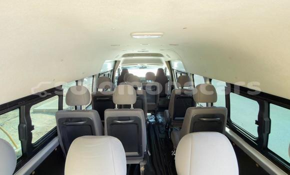 Buy Used Toyota Hiace Silver Car in Honiara in Guadalcanal Buy Used Toyota Hiace Silver Car in Honiara in Guadalcanal