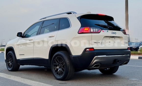 Buy Used Jeep Cherokee White Car in Honiara in Guadalcanal Buy Used Jeep Cherokee White Car in Honiara in Guadalcanal
