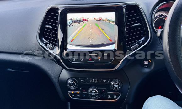 Buy Used Jeep Cherokee White Car in Honiara in Guadalcanal Buy Used Jeep Cherokee White Car in Honiara in Guadalcanal