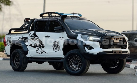 Buy Used Toyota Hilux White Car in Honiara in Guadalcanal