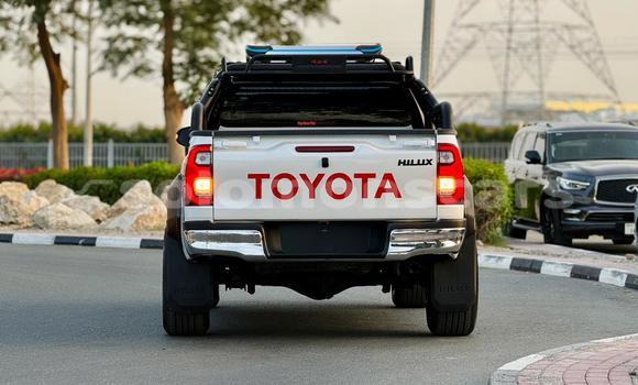 Buy Used Toyota Hilux White Car in Honiara in Guadalcanal Buy Used Toyota Hilux White Car in Honiara in Guadalcanal