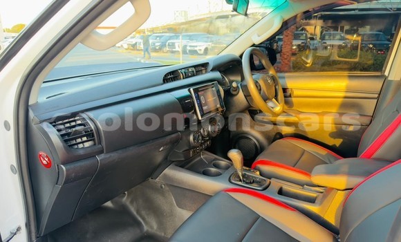 Buy Used Toyota Hilux White Car in Honiara in Guadalcanal Buy Used Toyota Hilux White Car in Honiara in Guadalcanal