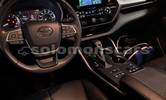 Buy Used Toyota Highlander White Car in Mangakiki in Guadalcanal Buy Used Toyota Highlander White Car in Mangakiki in Guadalcanal