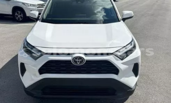 Buy Used Toyota RAV4 White Car in Munda in Western