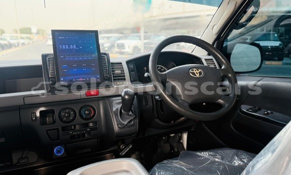 Buy Used Toyota Hiace White Car in Gizo in Western Buy Used Toyota Hiace White Car in Gizo in Western