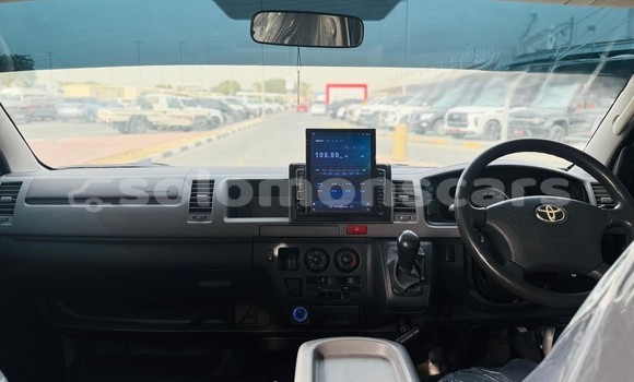 Buy Used Toyota Hiace White Car in Gizo in Western Buy Used Toyota Hiace White Car in Gizo in Western