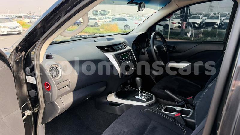 Big with watermark nissan navara western gizo 1219