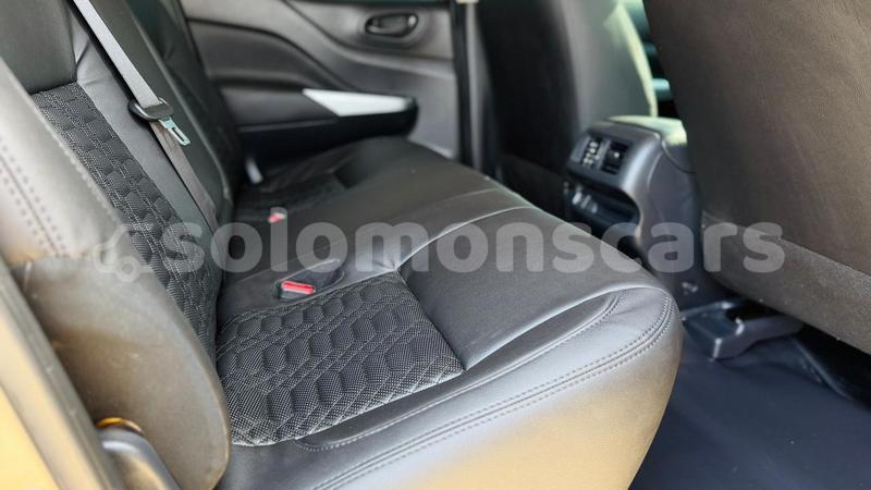 Big with watermark nissan navara western gizo 1221