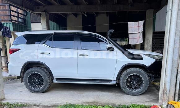 Buy New Toyota FJ Cruiser White Car in Honiara in Guadalcanal Buy New Toyota FJ Cruiser White Car in Honiara in Guadalcanal