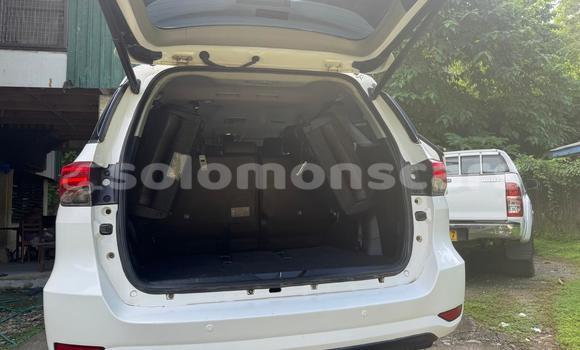 Buy New Toyota FJ Cruiser White Car in Honiara in Guadalcanal Buy New Toyota FJ Cruiser White Car in Honiara in Guadalcanal