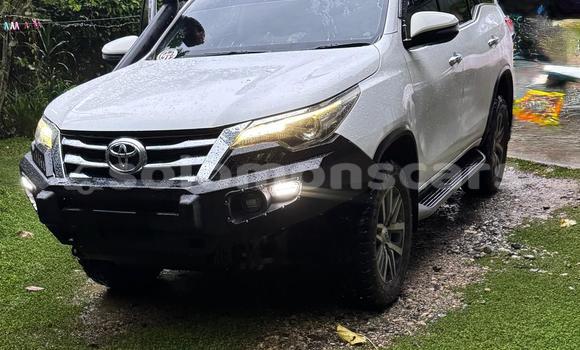 Buy New Toyota FJ Cruiser White Car in Honiara in Guadalcanal Buy New Toyota FJ Cruiser White Car in Honiara in Guadalcanal