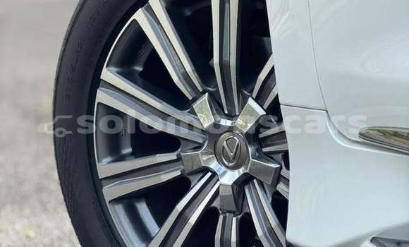 Buy Used Lexus LX 570 White Car in Honiara in Guadalcanal Buy Used Lexus LX 570 White Car in Honiara in Guadalcanal