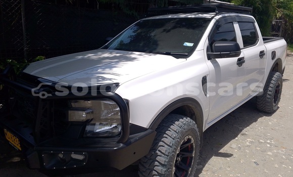 Acheter Occasion Utilitaire Ford AEV AMBULANCE Blanc à Honiara, Guadalcanal Acheter Occasion Utilitaire Ford AEV AMBULANCE Blanc à Honiara, Guadalcanal