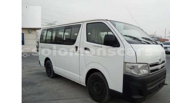 Buy Used Toyota Hiace White Car in Honiara in Guadalcanal Buy Used Toyota Hiace White Car in Honiara in Guadalcanal
