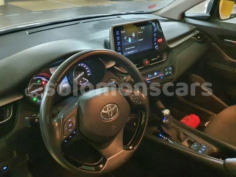 Big with watermark toyota c hr isabel buala 1237