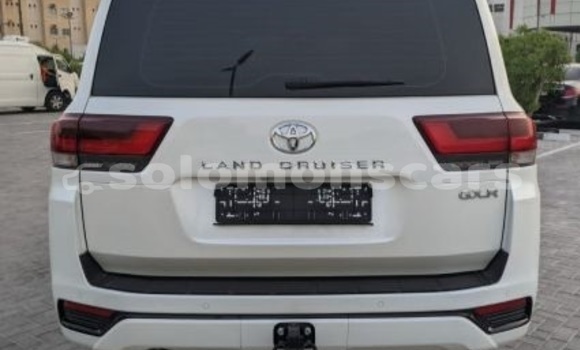 Buy Used Toyota Land Cruiser White Car in Honiara in Guadalcanal Buy Used Toyota Land Cruiser White Car in Honiara in Guadalcanal