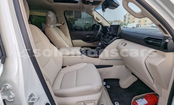 Buy Used Toyota Land Cruiser White Car in Honiara in Guadalcanal Buy Used Toyota Land Cruiser White Car in Honiara in Guadalcanal