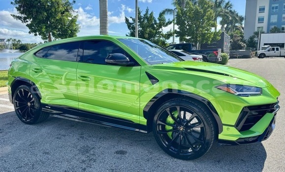 Buy Used Lamborghini Urus Green Car in Baolo in Isabel
