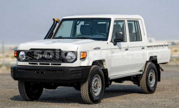 Buy Used Toyota Land Cruiser White Car in Santa Isabel Island in Isabel