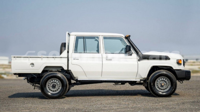 Big with watermark toyota land cruiser isabel santa isabel island 1256