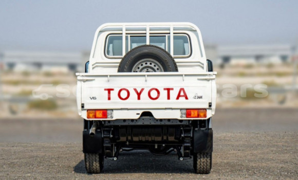 Acheter Occasion Voiture Toyota Land Cruiser Blanc à Santa Isabel Island, Isabel Acheter Occasion Voiture Toyota Land Cruiser Blanc à Santa Isabel Island, Isabel