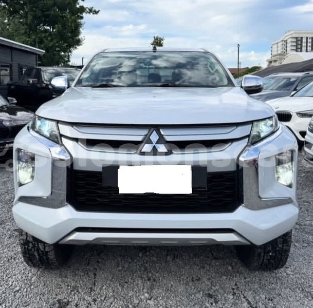 Big with watermark mitsubishi l200 isabel santa isabel island 1265