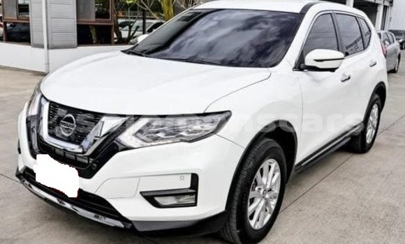 Buy Used Nissan X–Trail White Car in Santa Isabel Island in Isabel