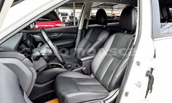 Buy Used Nissan X–Trail White Car in Santa Isabel Island in Isabel Buy Used Nissan X–Trail White Car in Santa Isabel Island in Isabel