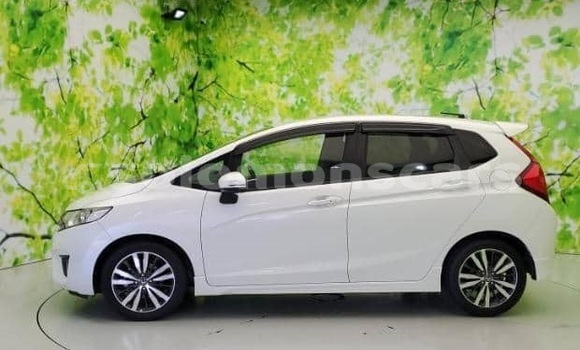 Acheter Occasion Voiture Honda FIT Blanc à Santa Isabel Island, Isabel Acheter Occasion Voiture Honda FIT Blanc à Santa Isabel Island, Isabel