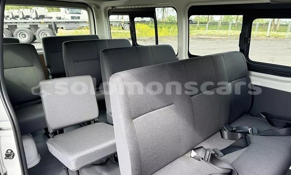 Acheter Occasion Voiture Toyota Hiace Blanc à Baolo, Isabel Acheter Occasion Voiture Toyota Hiace Blanc à Baolo, Isabel