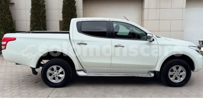Big with watermark mitsubishi l200 isabel santa isabel island 1279